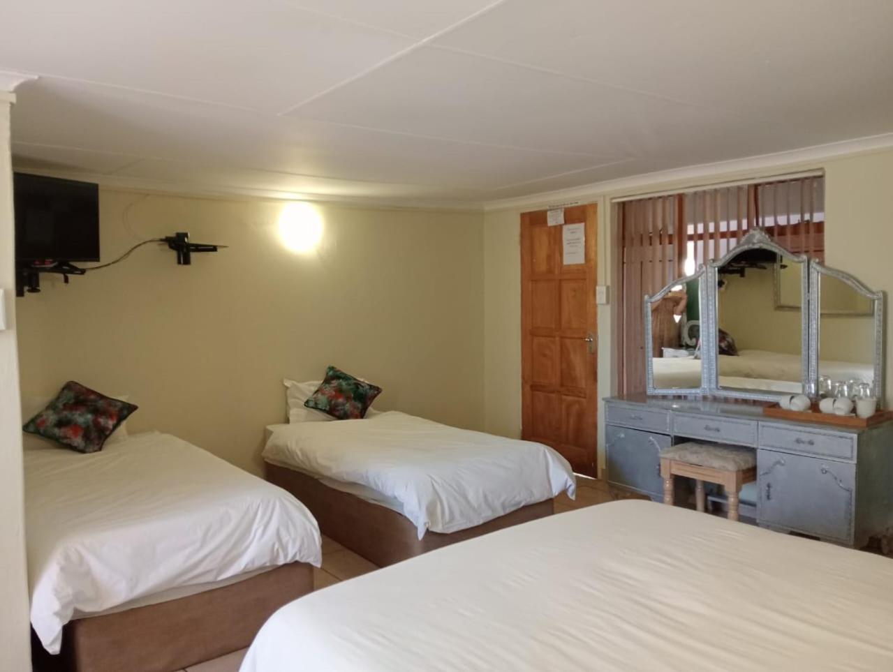 Villa De La Rosa Klerksdorp Extérieur photo