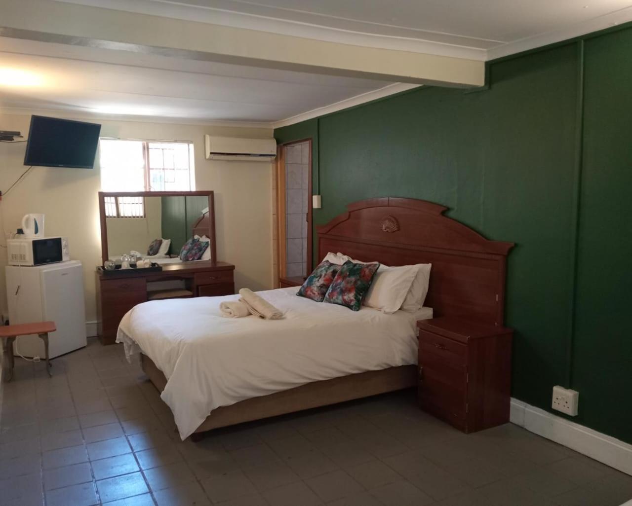 Villa De La Rosa Klerksdorp Extérieur photo