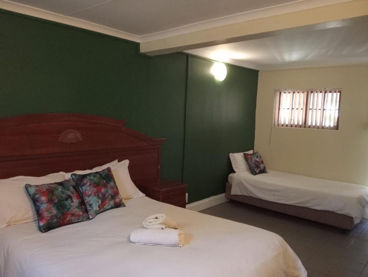 Villa De La Rosa Klerksdorp Extérieur photo